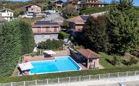 La Casa del Nonno: Piscina, Zona Residenziale, Ricorrere, Balcone, Estate, Villa, Eco Hotel, Hacienda, Resort Citta ', Hotel