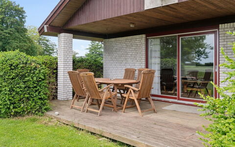 Sebine - 800M from the Sea: Tetto, Casa, Casa, Villetta, Porta, Raccordo, Deck, Portico, Plank, Latifoglie