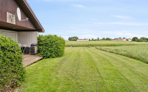Sebine - 800M from the Sea: Tetto, Casa, Casa, Villetta, Porta, Raccordo, Deck, Portico, Plank, Latifoglie