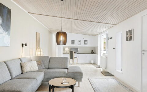 Edin - 100M from the Sea