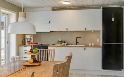 Edin - 100M from the Sea