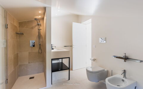 Villa Demar: Idraulico Fixture, Rubinetto, Lavello, Bagno, Lavandino Del Bagno, Interior Design, Soffione Doccia, Doccia, Costruzione