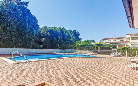 L'Oasis: Piscina, Zona Residenziale, Materiale Composito, Shade, Ricorrere, Mobili Da Esterno, Giochi D'Acqua, Hotel, Balcone, Recinzione