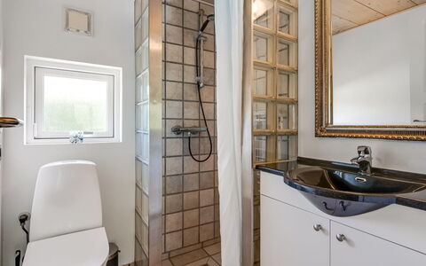 Anca - 450M from the Sea: Interior Design, Idraulico Fixture, Bagno, Pavimentazione, Pavimento, Soffitto, Rubinetto, Idraulico, Lavello, Camera