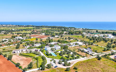 Villa Vinner: Cielo, Costruzione, Albero, Paesaggio Naturale, Acqua, Lotto, Urban Design, Pianta, Casa, Paesaggio