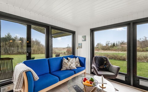 Jule - 1.3Km to the Fjord: Interior Design, Mobilia, Soggiorno, Soffitto, Divano, Latifoglie, Color Legno, Sedia, Design