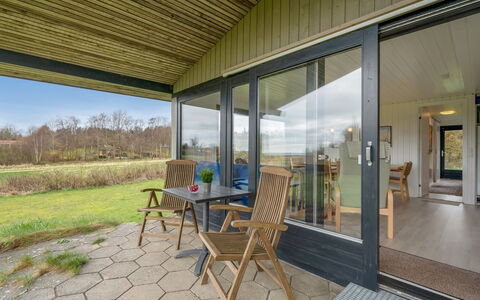 Jule - 1.3Km to the Fjord: Legna, Portico, Soffitto, Casa, Porta, Villetta, Color Legno, Latifoglie, Shade, Raccordo