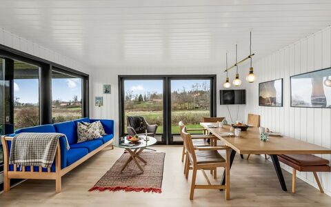 Jule - 1.3Km to the Fjord: Mobilia, Legna, Interior Design, Pavimentazione, Tavolo, Pavimento, Soffitto, Pavimento In Legno, Soggiorno, Cucina & Sala Da Pranzo Tavolo