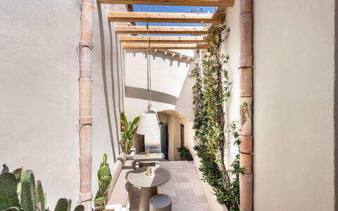 Alma Suite: Pianta, Proprietà, Costruzione, Architettura, Interior Design, Legna, Pianta Della Casa, Tavolo, Impianto Terrestre, Immobiliare