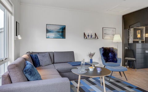 Ala - 80M from the Sea: Mobilia, Interior Design, Pavimentazione, Pavimento, Soffitto, Camera, Sedia, Tavolo, Appartamento, Cucina & Sala Da Pranzo Tavolo