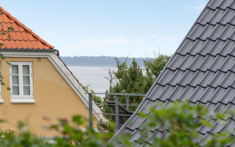 Jörgen - 100M from the Sea: Casa, Casa, Tetto, Villetta, Estate, Landscaping, Edifici Giardino, Raccordo, Agriturismo
