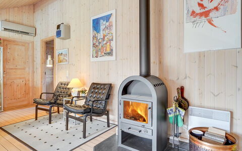 Allita - 12Km from the Sea: Legna, Mobilia, Interior Design, Pavimentazione, Casa, Camera, Focolare, Soggiorno, Latifoglie, Sedia