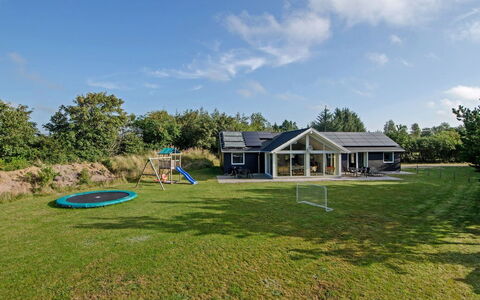 Talida - 12Km from the Sea: Tetto, Casa, Lotto, Casa, Villetta, Estate, Edifici Giardino, Shade, Log Cabin, Landscaping