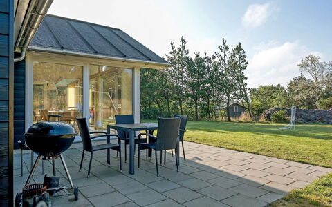 Talida - 12Km from the Sea: Tetto, Casa, Lotto, Casa, Villetta, Estate, Edifici Giardino, Shade, Log Cabin, Landscaping