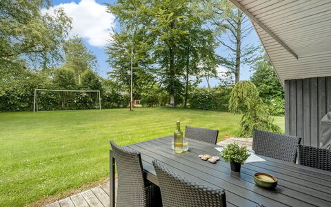 Annaline - 10Km from the Sea: Mobilia, Lotto, Giardino, Shade, Casa, Sedia, Prato, Landscaping, Latifoglie, Cortile