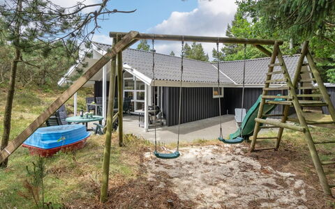Jannick - 1.5Km from the Sea: Legna, Tetto, Architettura, Casa, Casa, Villetta, Raccordo, Latifoglie, Pendenza, Estate