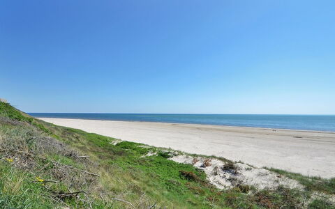 Joachim - 200M from the Sea: Tetto, Casa, Casa, Villetta, Porta, Raccordo, Deck, Portico, Plank, Latifoglie