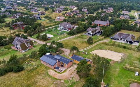 Dirtje - 200M from the Sea: Casa, Paesaggio, Casa, Zona Residenziale, Plain, Area Rurale, Tetto, Lotto, Visione Globale, Campo