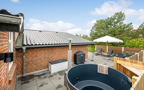 Dirtje - 200M from the Sea: Tetto, Materiale Composito, Mobili Da Esterno, Shade, Design, Sedia, Piscina, Cortile, Struttura Esterna, Deck