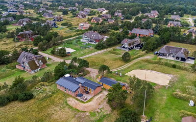 Dirtje - 200M from the Sea