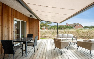 Dirtje - 200M from the Sea
