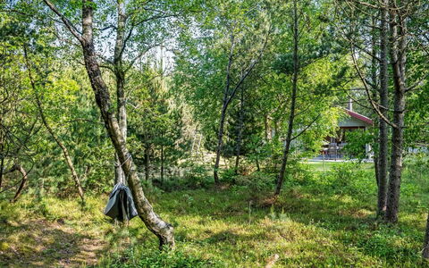 Yngvy - 1.3Km from the Sea: Mobilia, Interior Design, Pavimentazione, Pavimento, Soffitto, Camera, Sedia, Tavolo, Appartamento, Cucina & Sala Da Pranzo Tavolo