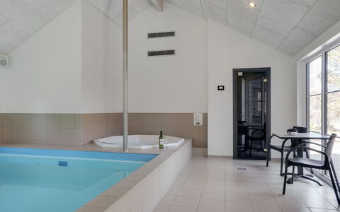 Lova - 600M from the Sea: Casa, Villetta, Porta, Estate, Shade, Raccordo, Latifoglie, Edifici Giardino, Portico, Design