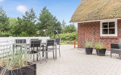 Ronna - 2.2Km from the Sea