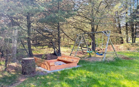 Mart - 1.6Km from the Sea: Legna, Lotto, Giardino, Tronco, Suolo, Woodland, Backyard, Prato, Cortile, Landscaping