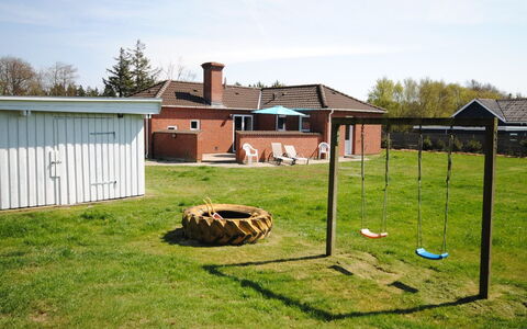 Pernilla - 2Km from the Sea: Erba, Lotto, Prato, Giardino, Backyard, Cortile, Shade, Landscaping, Edifici Giardino, Parco