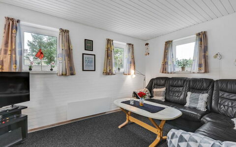 Pernilla - 2Km from the Sea: Legna, Casa, Casa, Mobilia, Villetta, Soffitto, Soggiorno, Sedia