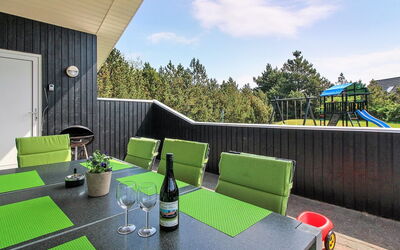 Stense - 900M from the Sea