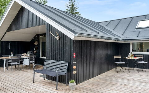 Meinolf - 2Km from the Sea: Legna, Tetto, Architettura, Casa, Casa, Villetta, Raccordo, Latifoglie, Pendenza, Estate