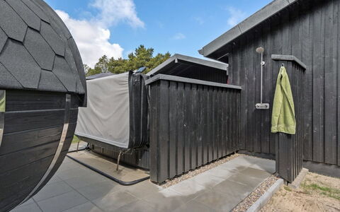 Ingobald - 1.5Km from the Sea: Tetto, Casa, Casa, Villetta, Porta, Raccordo, Deck, Portico, Plank, Latifoglie