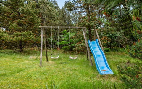 Tala - 4Km from the Sea: Campo Da Giuoco, Erba, Attrezzatura Giochi All'Aperto, Scivolo, Giardino, Terreno Di Gioco, Prato, Shade, Parco, Landscaping