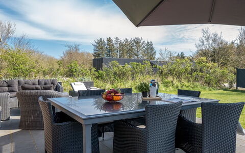 Svenn - 400M from the Sea: Mobilia, Mobili Da Esterno, Tavolo, Sedia, Tavolo Esterno, Cucina & Sala Da Pranzo Tavolo, Terrazza, Giardino, Shade, Tavolino Da Caffè