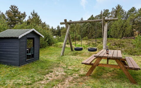 Emmi - 2.5Km from the Sea: Tetto, Casa, Casa, Villetta, Porta, Raccordo, Deck, Portico, Plank, Latifoglie