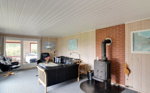 Kastehelmi - 400M from the Sea: Interior Design, Legna, Pavimentazione, Soffitto, Mobilia, Pavimento, Camera, Sedia, Soggiorno, Lampada