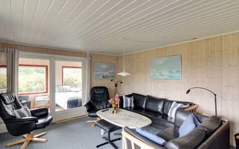 Kastehelmi - 400M from the Sea: Legna, Soffitto, Interior Design, Pavimentazione, Mobilia, Pavimento, Soggiorno, Divano, Camera