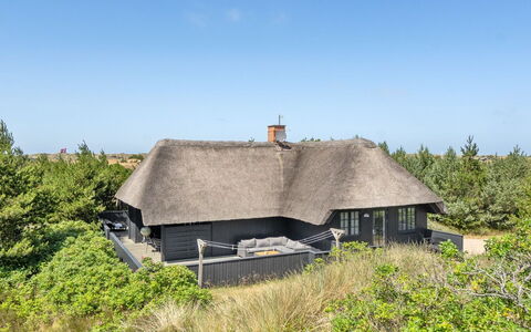 Sine - 500M from the Sea: Mobilia, Interior Design, Pavimentazione, Pavimento, Soffitto, Camera, Sedia, Tavolo, Appartamento, Cucina & Sala Da Pranzo Tavolo