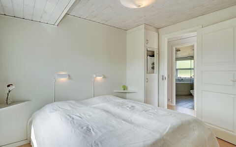Emilia - 1.8Km from the Sea: Interior Design, Parete, Pavimentazione, Pavimento, Soffitto, Legna, Lampada, Camera Da Letto, Letto, Camera