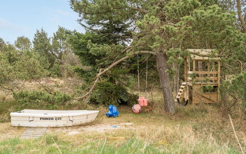 Taneli - 2.2Km from the Sea: Tetto, Casa, Casa, Raccordo, Villetta, Materiale Composito, Porta, Finestra A Ghigliottina, Estate, Camino