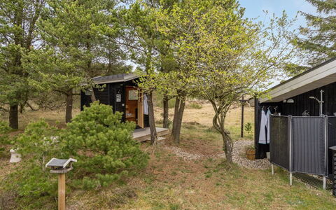 Taneli - 2.2Km from the Sea: Tetto, Casa, Casa, Raccordo, Villetta, Materiale Composito, Porta, Finestra A Ghigliottina, Estate, Camino