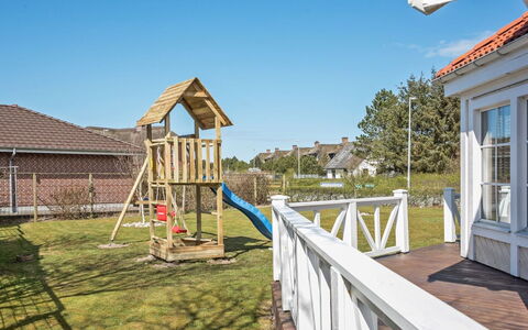 Alfredine - 1Km from the Sea: Legna, Tetto, Architettura, Casa, Casa, Villetta, Raccordo, Latifoglie, Pendenza, Estate