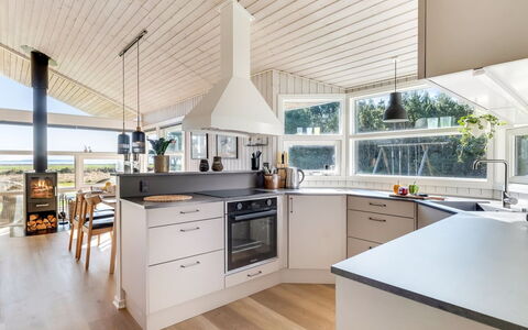 Eltje - 4Km from the Sea: Interior Design, Pavimentazione, Legna, Soffitto, Cucina, Lampada, Pavimento, Controsoffitto, Mobilia, Casa
