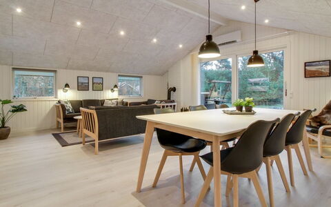 Ria - 250M from the Sea: Interior Design, Legna, Pavimentazione, Soffitto, Mobilia, Pavimento, Casa, Pavimento In Legno, Soggiorno, Lampada