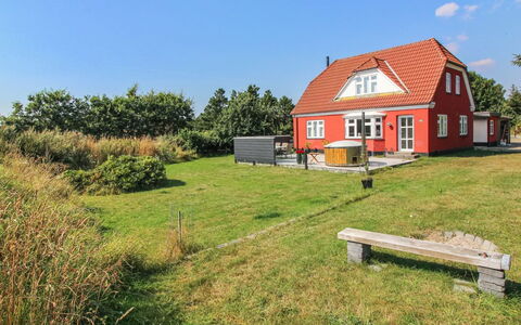 Thorlak - 1Km from the Sea: Cielo, Erba, Casa, Casa, Tetto, Nube, Villetta, Lotto, Area Rurale, Plain