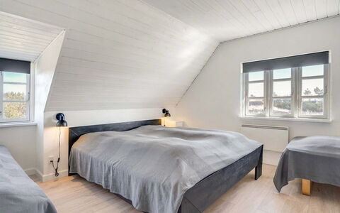 Domnika - 350M from the Sea: Camera Da Letto, Pavimentazione, Legna, Letto, Soffitto, Pavimento, Interior Design, Bedding, Lenzuolo, Casa