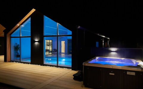 Menja - 1.4Km from the Sea: Mobilia, Interior Design, Pavimentazione, Pavimento, Soffitto, Camera, Sedia, Tavolo, Appartamento, Cucina & Sala Da Pranzo Tavolo