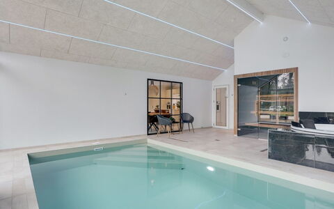 Menja - 1.4Km from the Sea: Mobilia, Interior Design, Pavimentazione, Pavimento, Soffitto, Camera, Sedia, Tavolo, Appartamento, Cucina & Sala Da Pranzo Tavolo